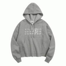 [TNN셀러] 메종마르지엘라 넘버로고 프린팅 하프 집업 후드탑 MAISON MARGIELA