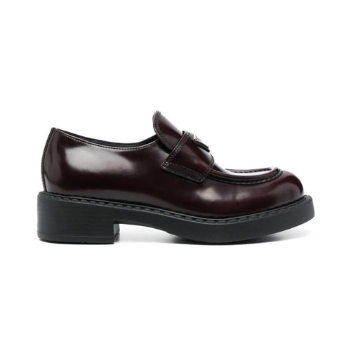 프라다 페이턴트 레더 로퍼 PRADA