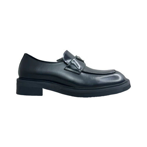 프라다 페이턴트 레더 로퍼 PRADA