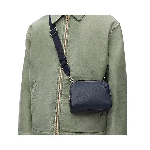 [LOEWE] 남여공용 로에베 레더 클러치 아나그램 크로스핸드백 (정품급) 062399