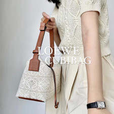 [LOEWE] 여성백 로에베 아나그램 규비백 자카드 카프스킨 숄더백 (정품급) 652104