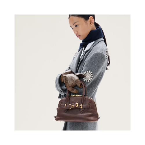 [MIUMIU] 여성백 Aventure Bag 아방뛰르 미우 나파가죽 탑핸들토트백