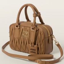 [MIUMIU] 여성백 Matelasse Bag 아르카 미우미우 나파 가죽 가방