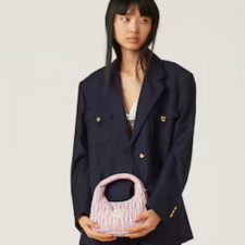 [MIUMIU] 여성백 Wander Bag 완더 마테라쎄 나파 가죽 호보백