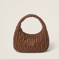 [MIUMIU] 여성백 Wander Bag 완더 마테라쎄 나파 가죽 호보 미듐미니백