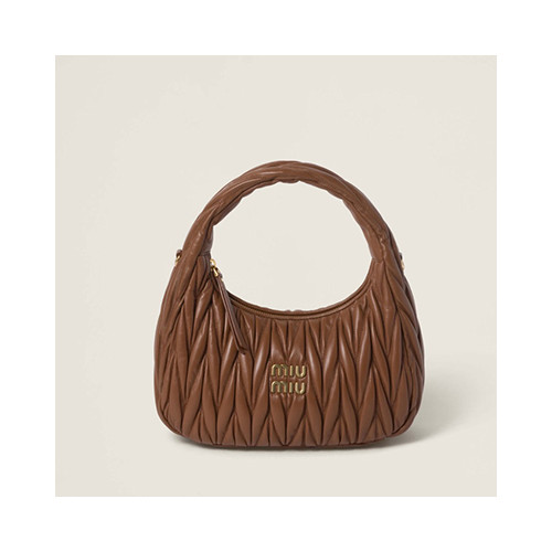 [MIUMIU] 여성백 Wander Bag 완더 마테라쎄 나파 가죽 호보 미듐미니백