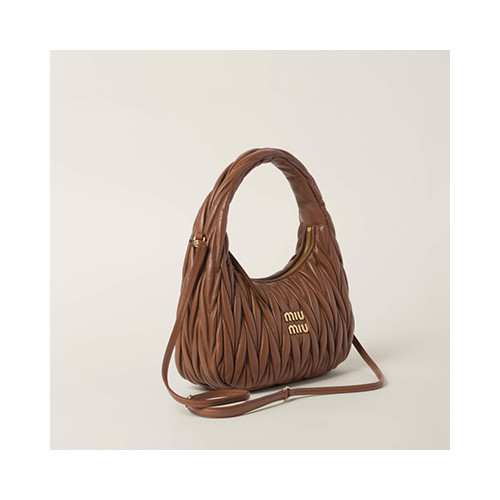[MIUMIU] 여성백 Wander Bag 완더 마테라쎄 나파 가죽 호보 미듐미니백