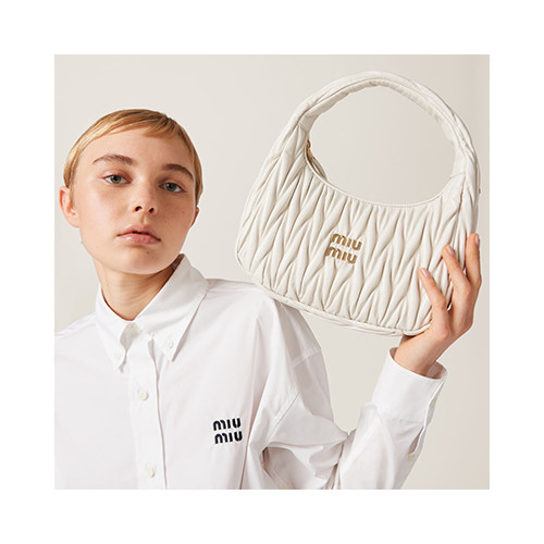 [MIUMIU] 여성백 Wander Bag 완더 마테라쎄 나파 가죽 호보 미듐미니백