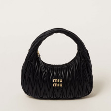 [MIUMIU] 여성백 Wander Bag 완더 마테라쎄 나파 가죽 호보 미듐미니백