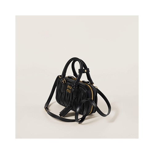 [MIUMIU] 여성백 Wander Bag 완더 마테라쎄 나파 가죽 탑핸들핸드백
