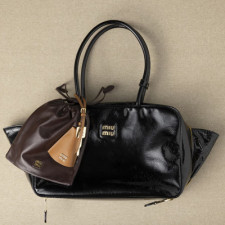 [MIUMIU] 여성키홀더링 미우미우 패션 가방 가죽 트릭