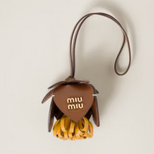 [MIUMIU] 여성키홀더링 미우미우 패션 가방 가죽 플라워 트릭