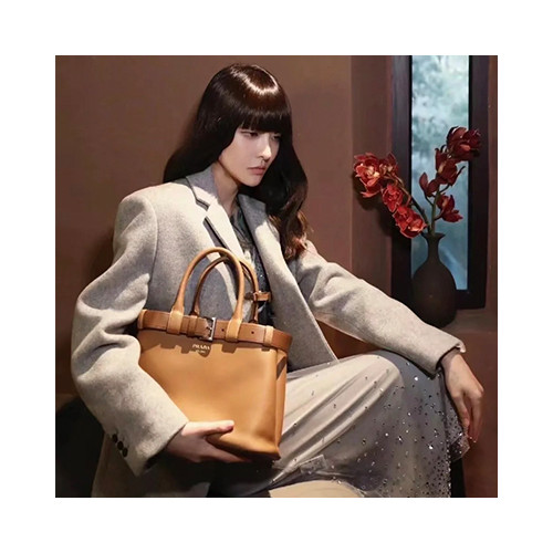 [PRADA] 여성백 25ss Buckle BAG 프라다 신상 버킷백 핸드백 1Ba434